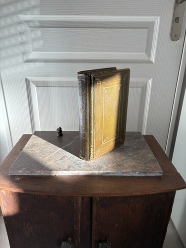 Livre ancien relié cuir - relié,
