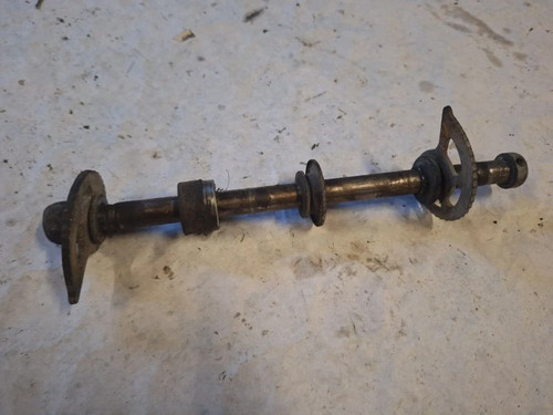 Axe roue arriere - axe, suzuki