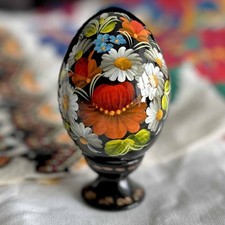 Oeuf de Pâques en bois