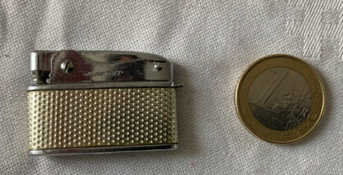 Briquet sarome pet - briquet, "pet"