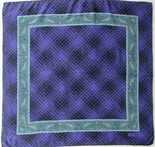 Superbe foulard valentino - -superbe,