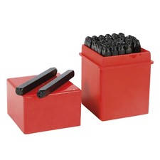 Lettres et chiffres à frapper
