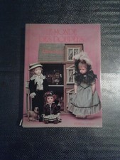 livre le monde des poupées