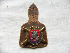 INSIGNE MILITAIRE PUCELLE + CUIR 19 Régiment d'ARTILLERIE DELSART 