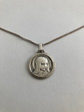 Chaine + Medaille pendentif