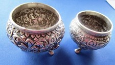 DEUX SALERONS TRIPODES ARGENT