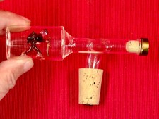 Rare Doseur Ricard ou Pastis en Verre Soufflé Modèle Marcheur Randonneur