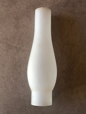 VERRE DE LAMPE A PETROLE FUSEAU DÉPOLI - DIAMETRE EXTÉRIEUR EN BAS 3,9 CM