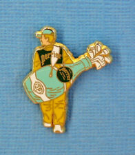 1 PIN'S / GOLFEUR TENUE JAUNE