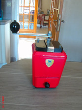 ANCIEN MOULIN A CAFE PEUGEOT   MODELE RIC  EN HETRE LAQUE