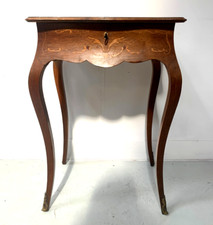 Table a ouvrage de style Louis