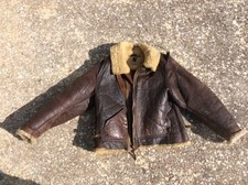 Blouson de vol US WW2 en cuir et mouton retourné.
