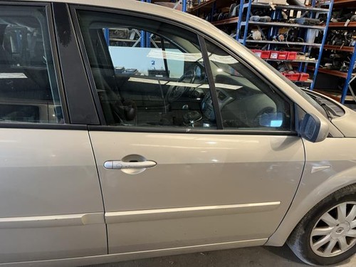 Porte avant droit renault - porte,