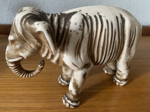 Ancienne statuette éléphant