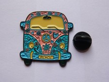 pin's VAN VOLKSWAGEN PAIX NEUF