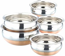 Ensemble De Casseroles En