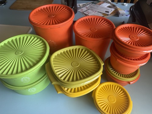 Vintage lot tupperware - of, 10