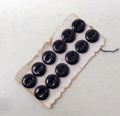 Lot boutons anciens en - 12,