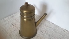 ANCIENNE CAFETIERE LAITON ?
