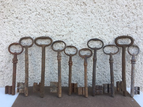 Clefs anciennes lot - /, /