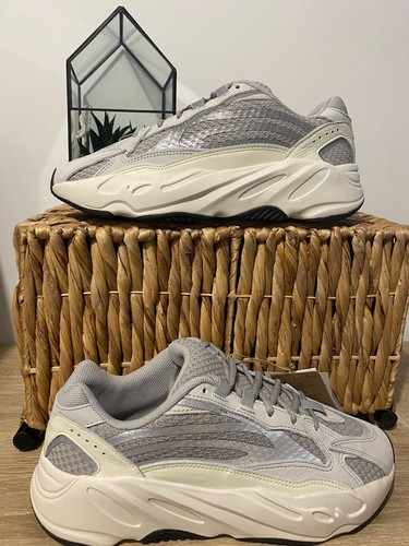 Adidas yeezy boost 700 - 700, v2