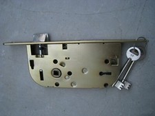 Serrure à Encastrer Axe à 50 mm à 4 Gorges et Carré de 7 mm