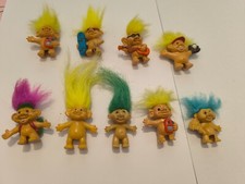 Le lots de 9 Troll Figurines