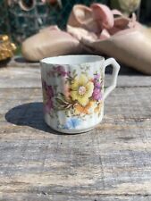 Ravissante petite tasse en