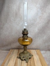Lampe à pétrole ancienne