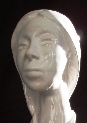 Sculpture blanche terre - "la,