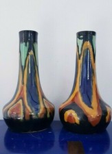 DEUX MAGNIFIQUES VASES