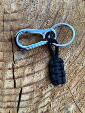 Porte Clef + Mousqueton / Noeud paracorde noir