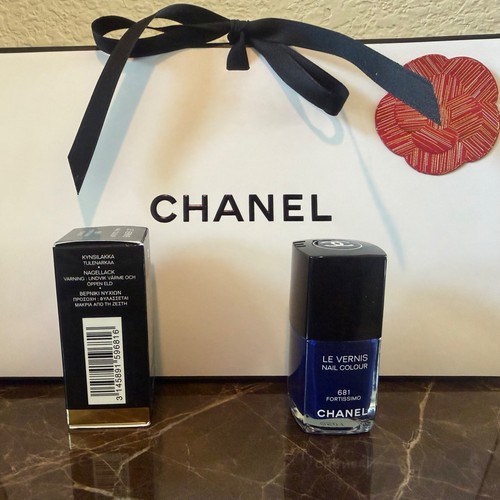 Chanel vernis nail colour - nail,