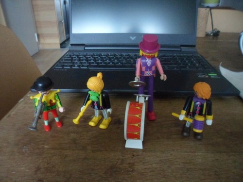 Personnage clowns musiciens - 4,