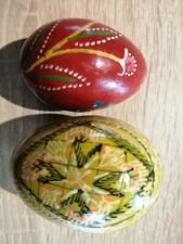 2 oeufs à repriser en bois ancien décorés mercerie