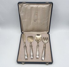 Service à mignardises en