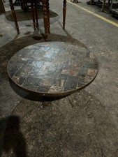 A 084 Table basse ronde dessus