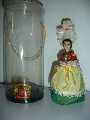 Poupée folklorique ancienne - poupée,
