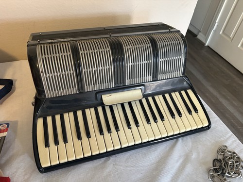 Scandalli piano accordion - scandalli,