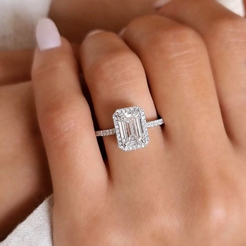 Bague diamant taille émeraude