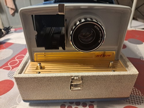 Ancien projecteur diapositives - ancien,