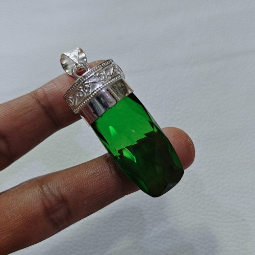 Pendentif pierre précieuse