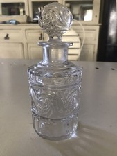 BACCARAT ANCIEN FLACON A PARFUM MOULURE RUSSE ?