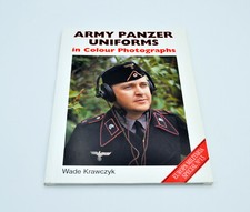 Livre Panzer Uniforms WW2 1939-45 Allemagne + Casque Militaria Collection WWII