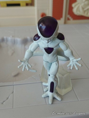 Figurine gashapon freezer - figurine,