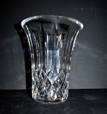 SAINT-LOUIS Vase en cristal taillé signé "Cristal St Louis France" H20