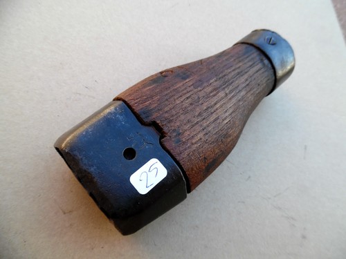 Old tool outil - /,