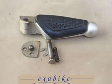 repose-pied arriere droit pour Keeway 125 RKF euro5  de 2020 a 2025