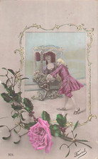 CP ILLUSTREE SCENE COSTUMES EPOQUE HOMME OUVRANT PORTE CHAISE A PORTEUR - 36895