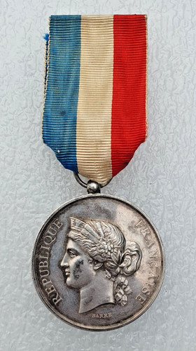Médaille des actes courage - médaille,